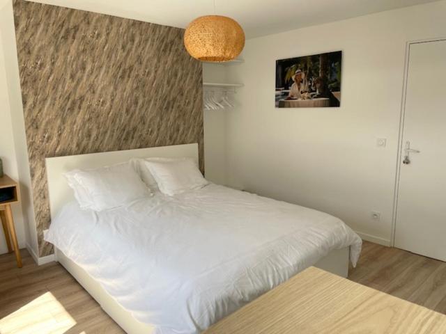 Joli - Place Morny Apartment