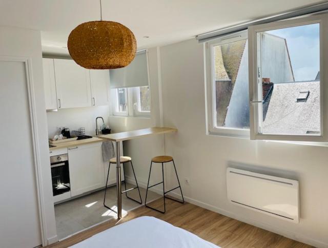 Joli - Place Morny Apartment