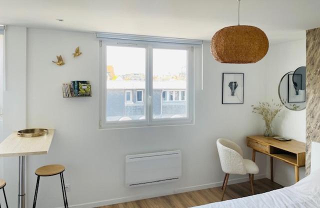 Joli - Place Morny Apartment